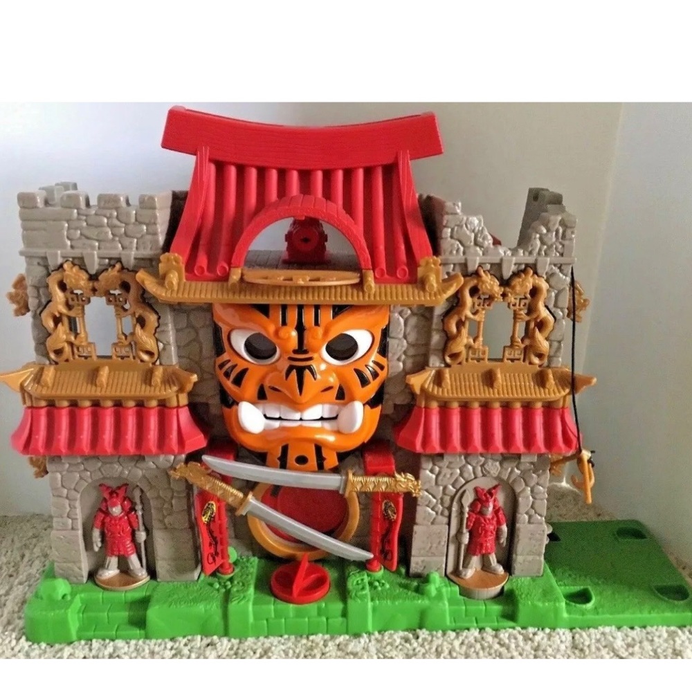 2011 Imaginext Fisher Price Ninja Castle Structure